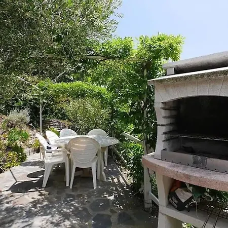 Grand Dans Maison-proche Centre Collioure-terrasse-jardin