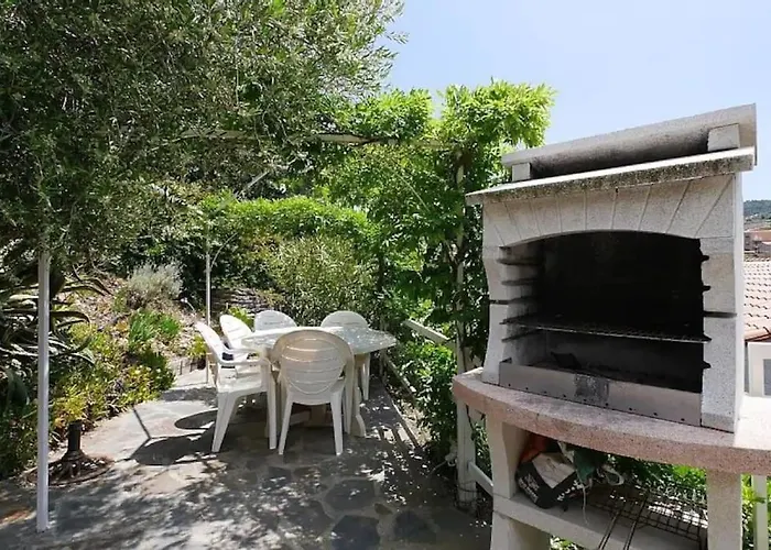 Grand Dans Maison-proche Centre Collioure-terrasse-jardin